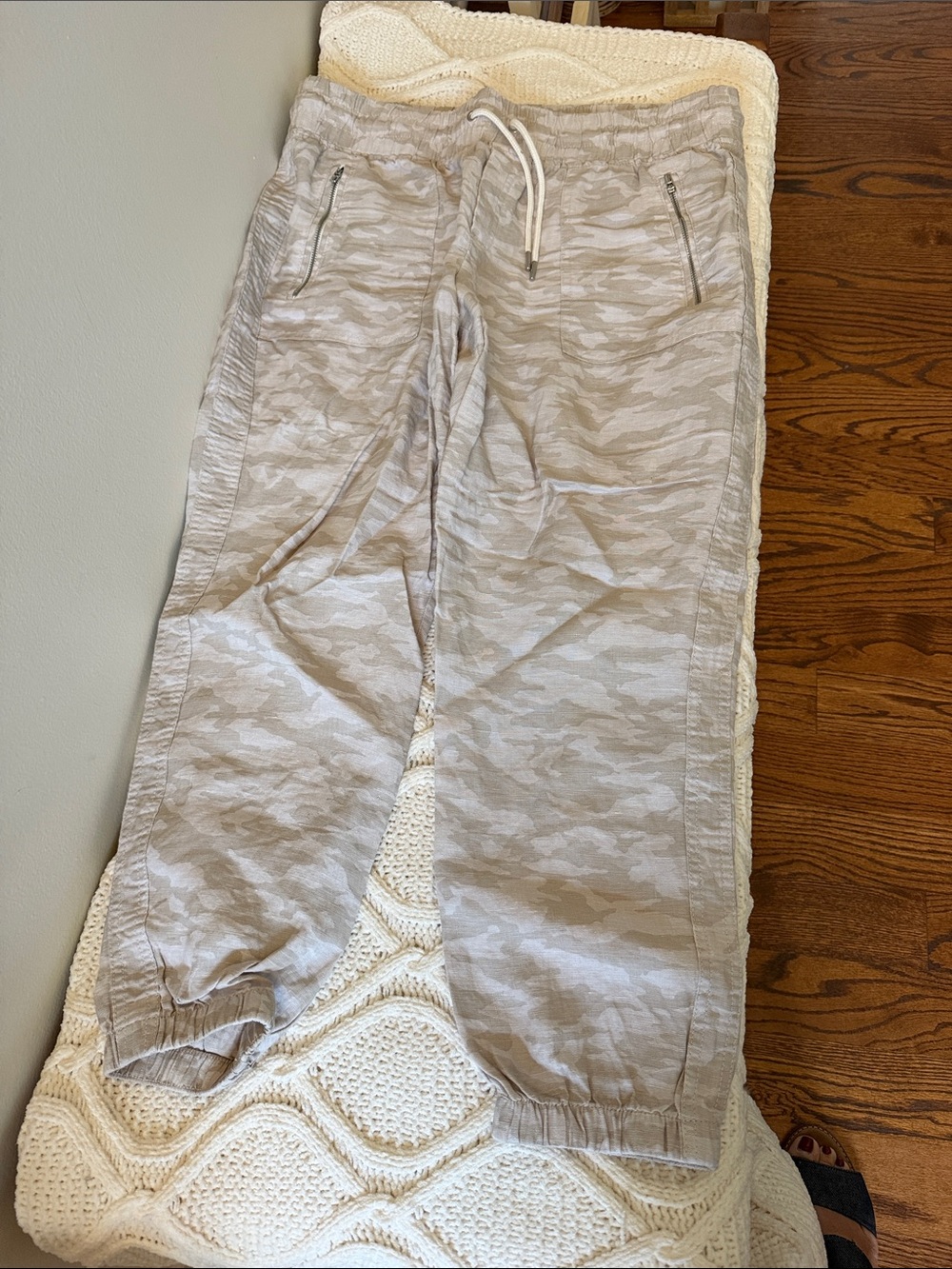 Athleta Beige Camo Cropped Jogger Pants